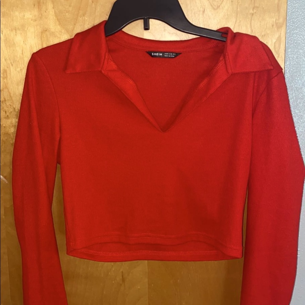 Red collared Longsleeve crop top